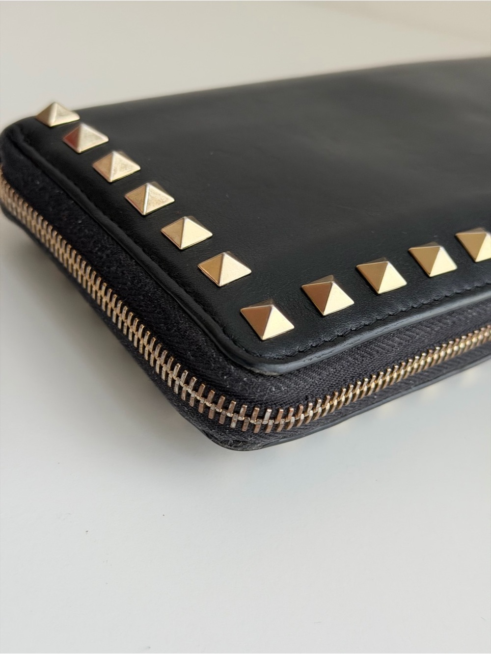 Authentic Valentino Garavani Rockstud Black Leather Wallet - Picture 10 of 11